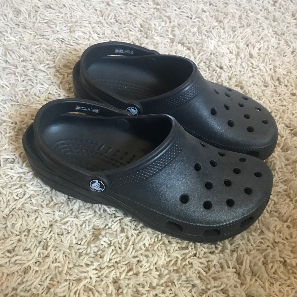 Black crocs